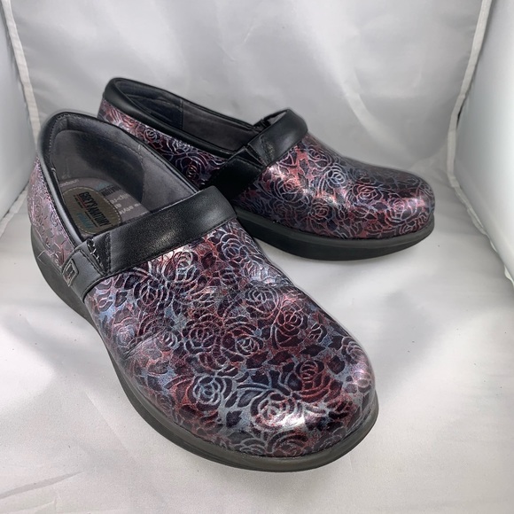 grey's anatomy softwalk clogs
